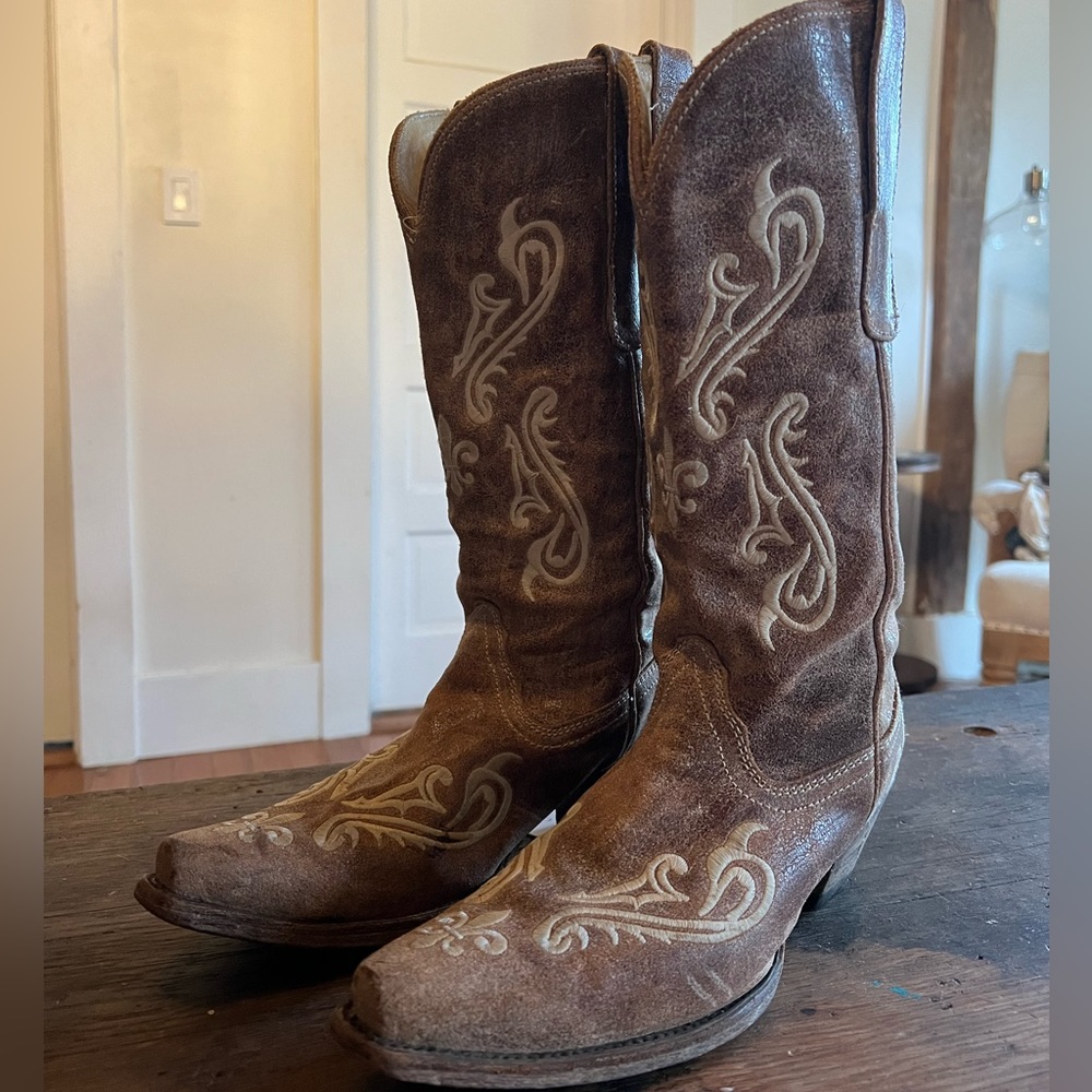 Corral Boots Women’s 8.5 lightly worn